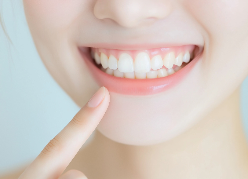 笑顔の印象を変える「歯の白さ」｜河野歯科