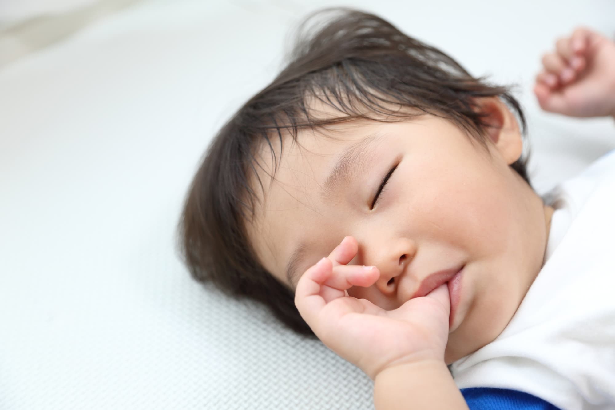 子どもが出っ歯になる原因の指しゃぶり