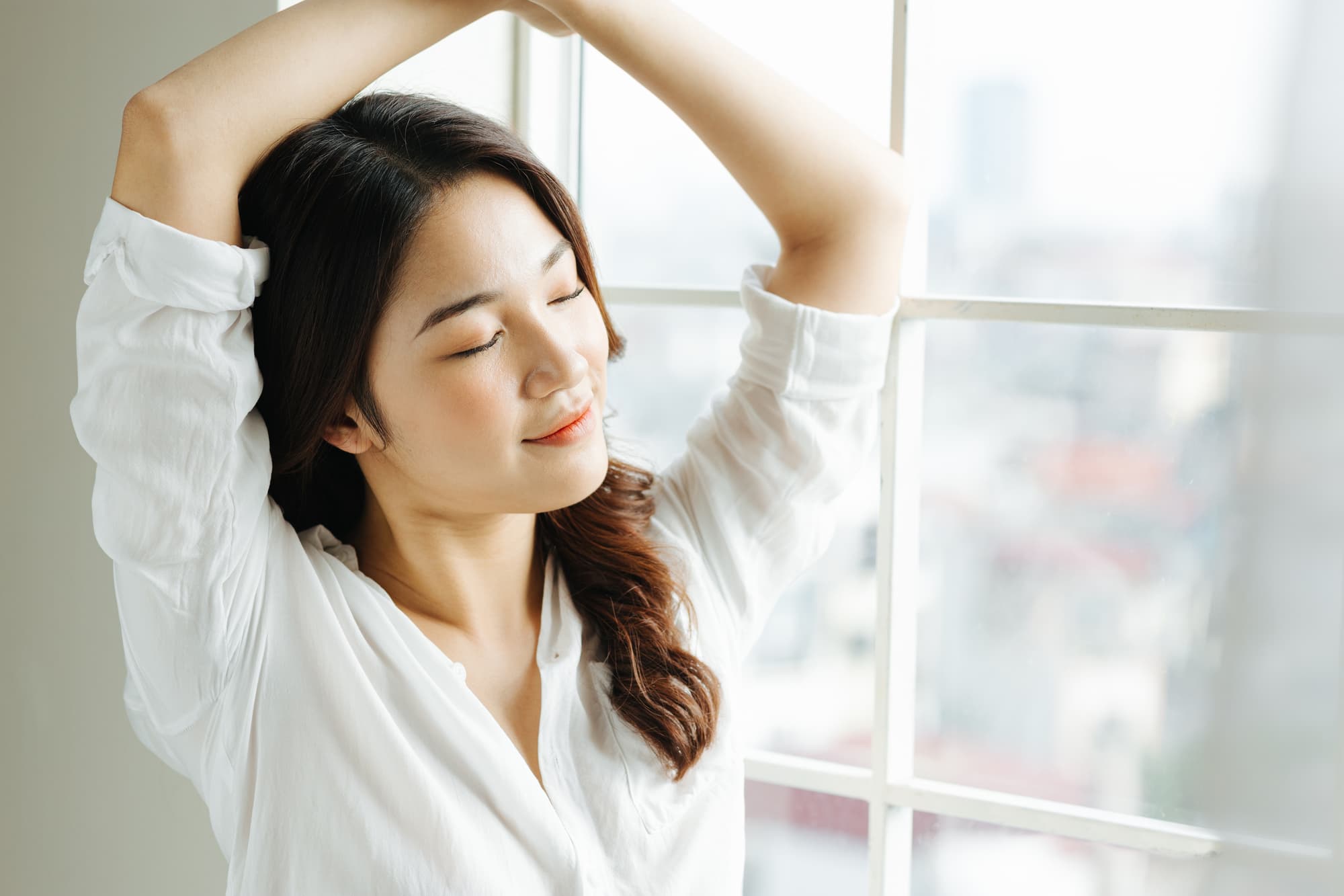 ストレスなくリラックスしている女性