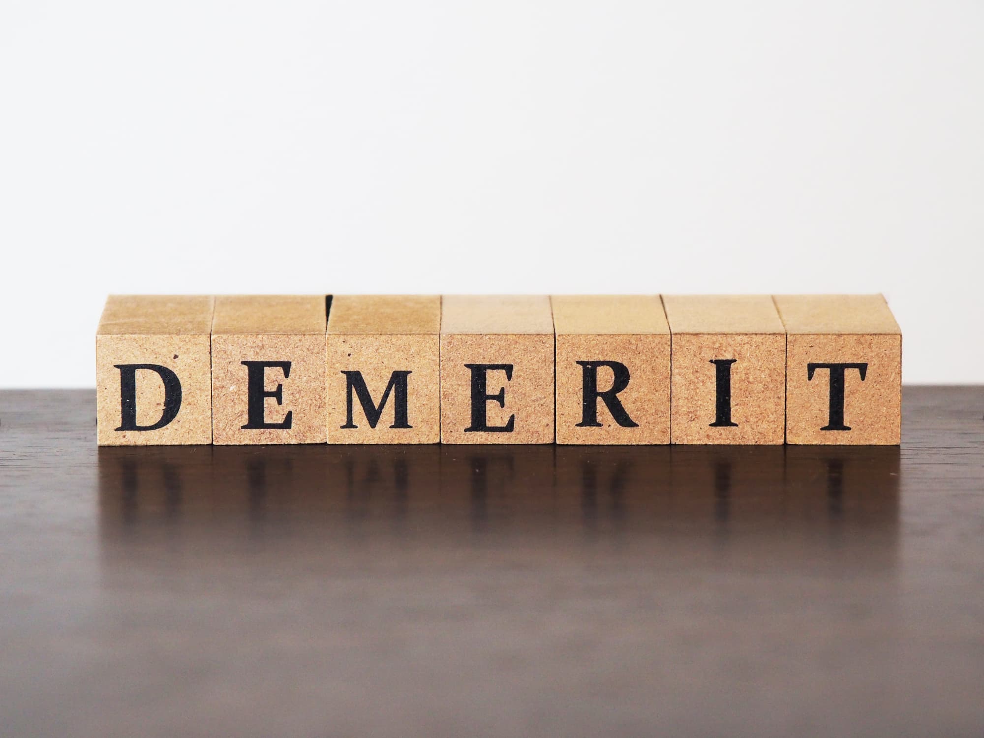 総入れ歯のデメリットのイメージ