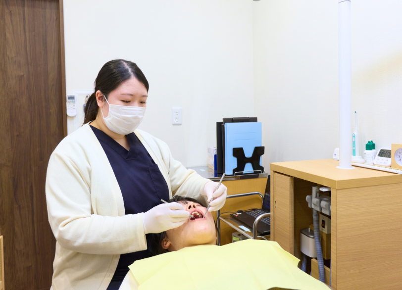 専任の歯科衛生士と専用ケアルーム｜河野歯科