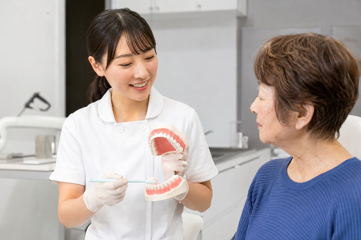 歯科医院のブラッシング指導の様子